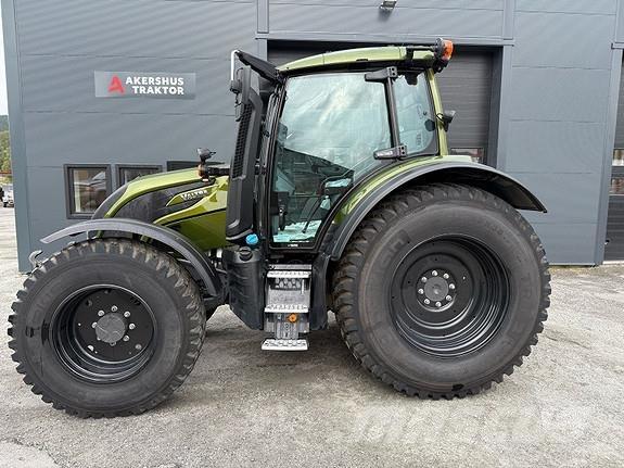 Valtra N175D الجرارات