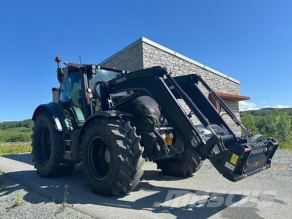 Valtra N175D الجرارات