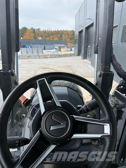 Valtra N175D الجرارات