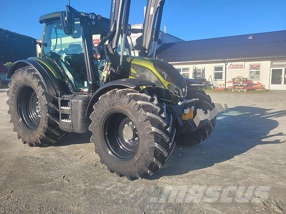 Valtra N175D الجرارات