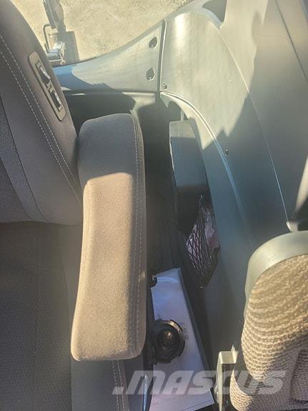 Valtra N175D الجرارات