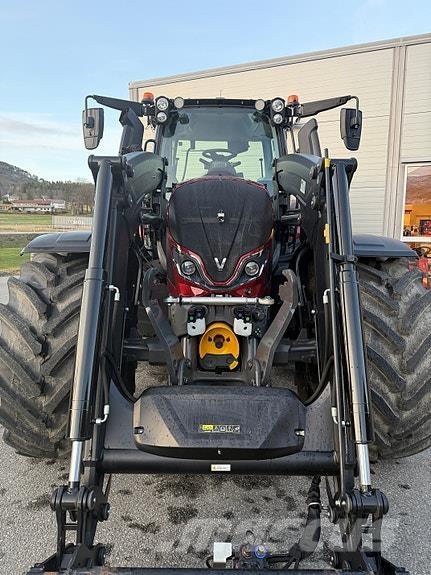 Valtra N175D الجرارات