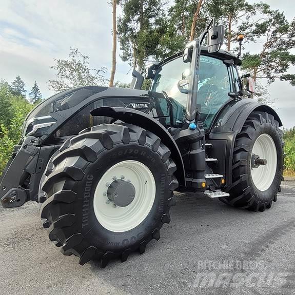 Valtra Q305 الجرارات