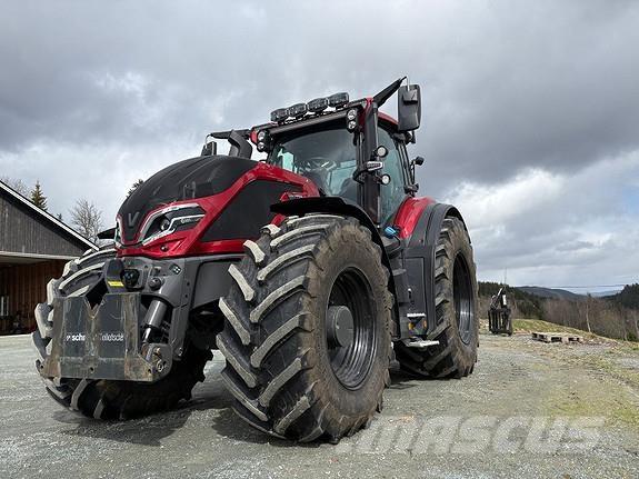 Valtra Q305 الجرارات