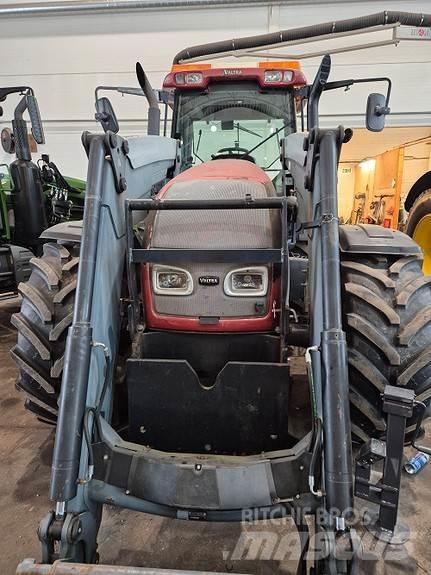 Valtra T 180 الجرارات