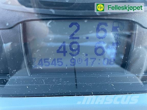 Valtra T 214 الجرارات