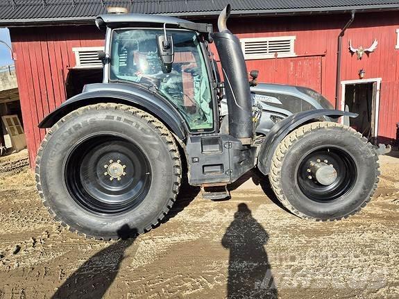 Valtra T 234 Versu الجرارات