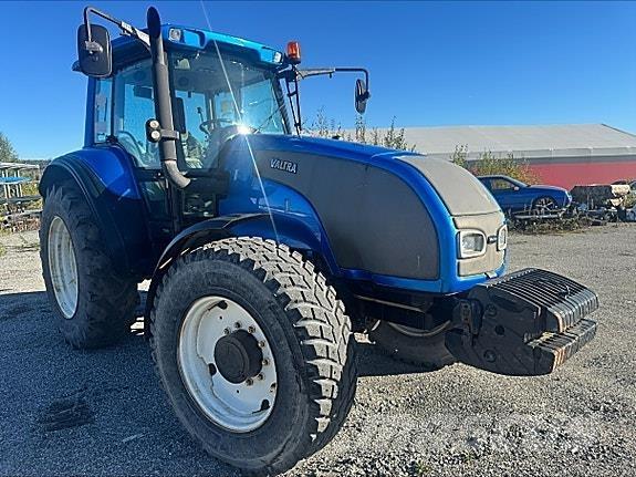 Valtra T150 الجرارات