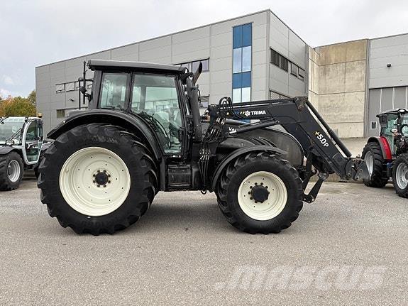 Valtra T172 V الجرارات