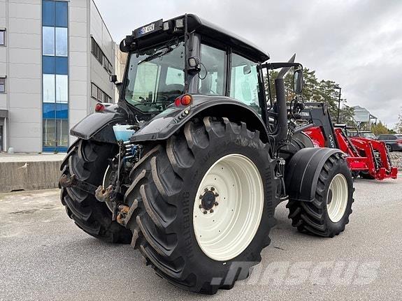 Valtra T172 V الجرارات