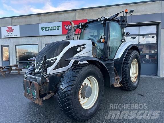 Valtra T174 Versu الجرارات