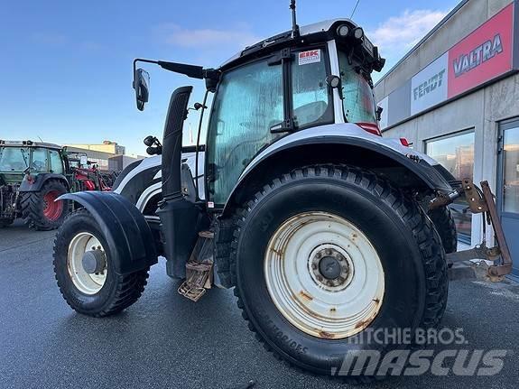 Valtra T174 Versu الجرارات