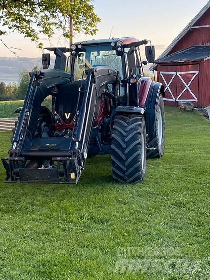 Valtra T174D الجرارات