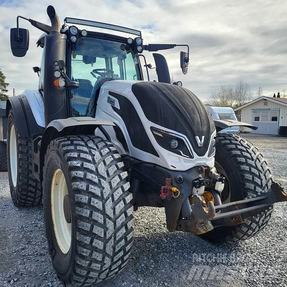 Valtra T174D الجرارات