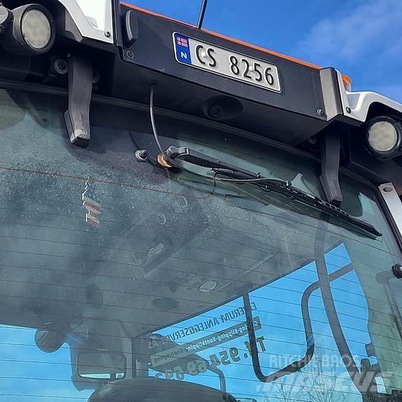 Valtra T174D الجرارات