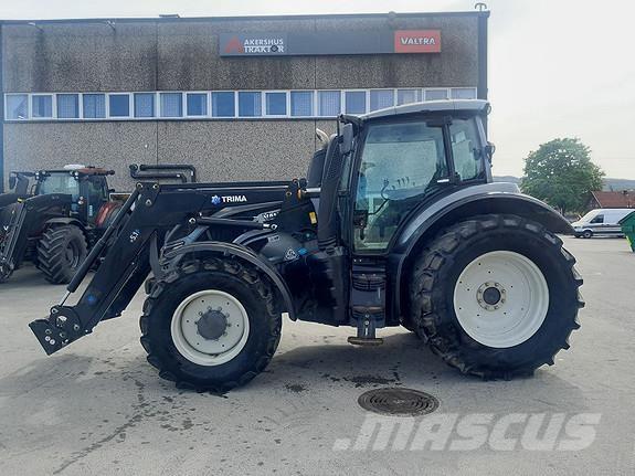 Valtra T174EA الجرارات