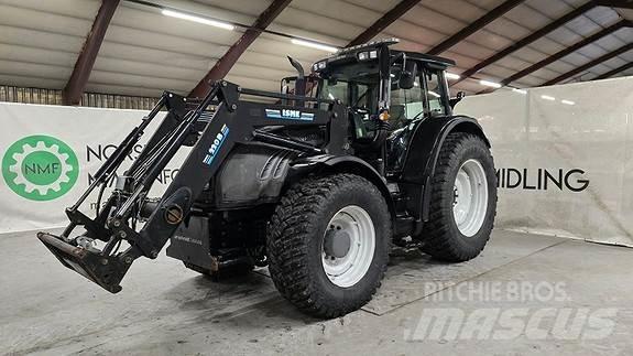 Valtra T182 الجرارات