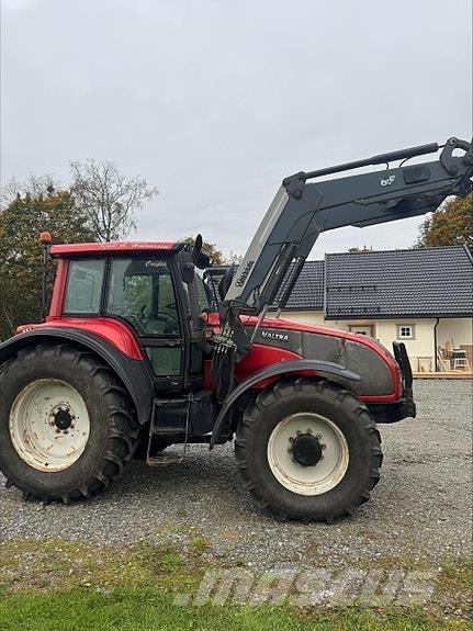 Valtra T190 الجرارات