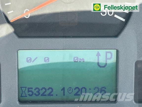 Valtra T190 الجرارات