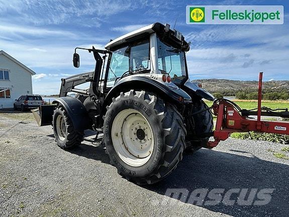 Valtra T190 الجرارات