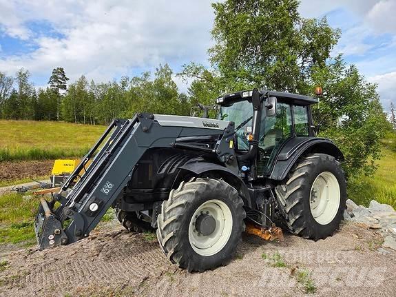 Valtra T193H الجرارات