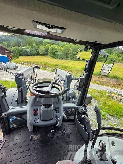 Valtra T193H الجرارات