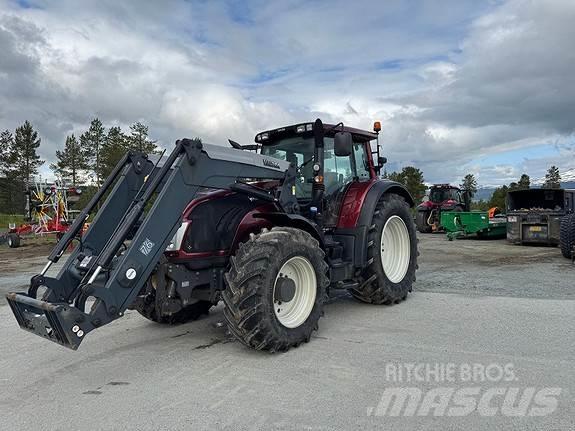 Valtra T203 الجرارات