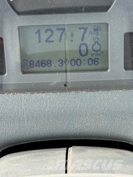 Valtra T203 الجرارات