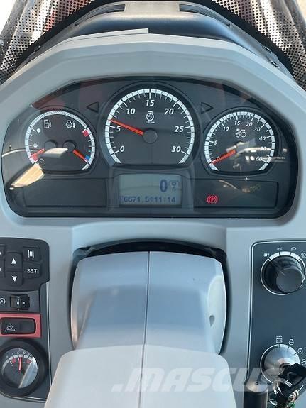 Valtra T214 الجرارات