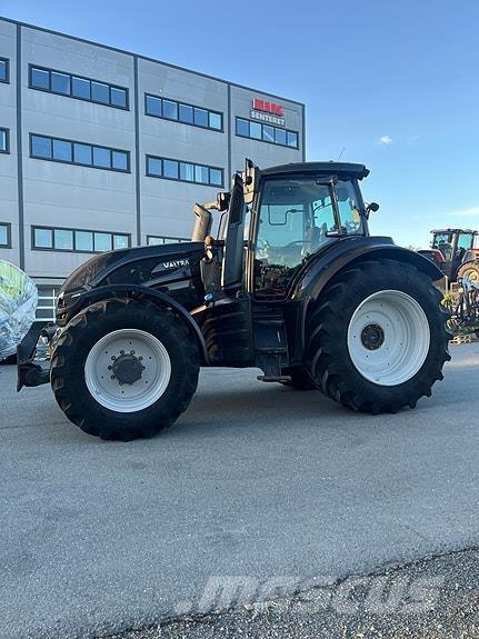 Valtra T234 الجرارات