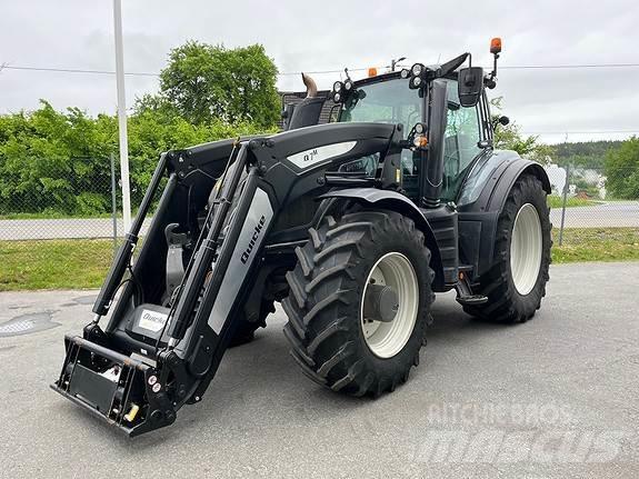 Valtra T234 الجرارات