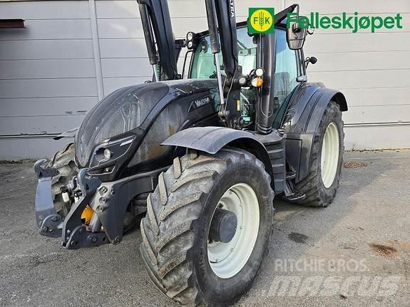 Valtra T234 الجرارات