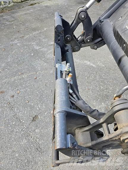Valtra T234 الجرارات