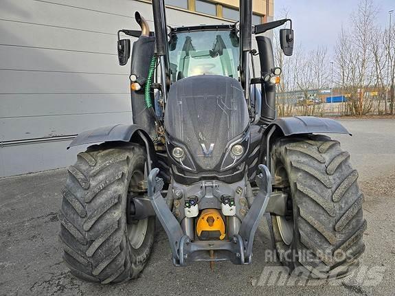 Valtra T234 الجرارات