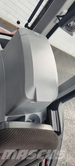 Valtra T234 الجرارات
