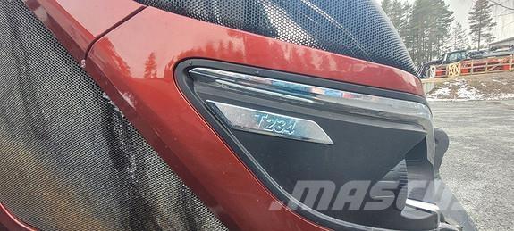 Valtra T234 الجرارات