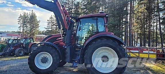 Valtra T234 الجرارات