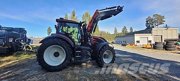 Valtra T234 الجرارات