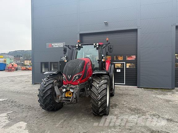 Valtra T234D الجرارات