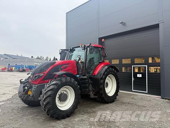 Valtra T234D الجرارات