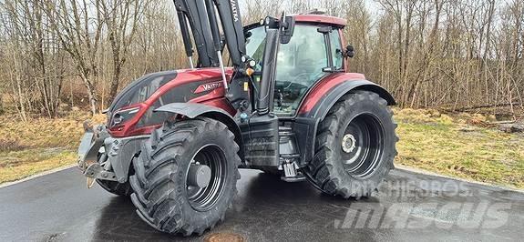 Valtra T234D ST الجرارات