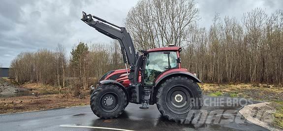 Valtra T234D ST الجرارات