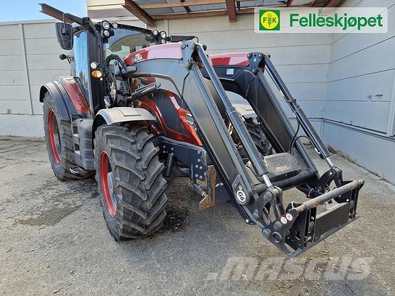 Valtra T235 الجرارات