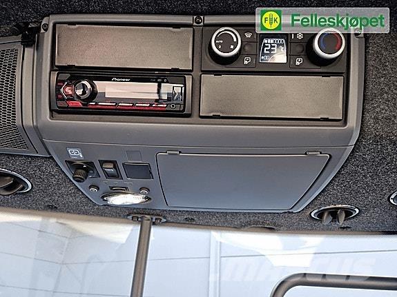 Valtra T235 الجرارات