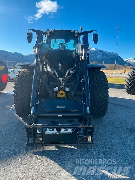 Valtra T235 Direct الجرارات