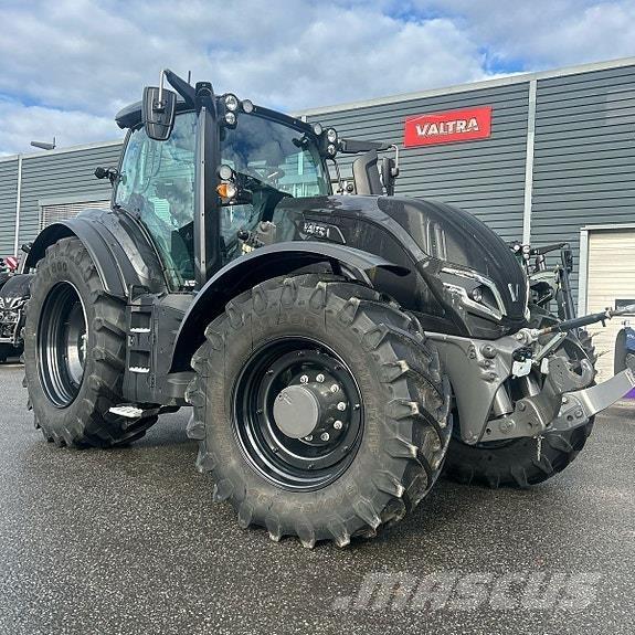 Valtra T235 Direct الجرارات