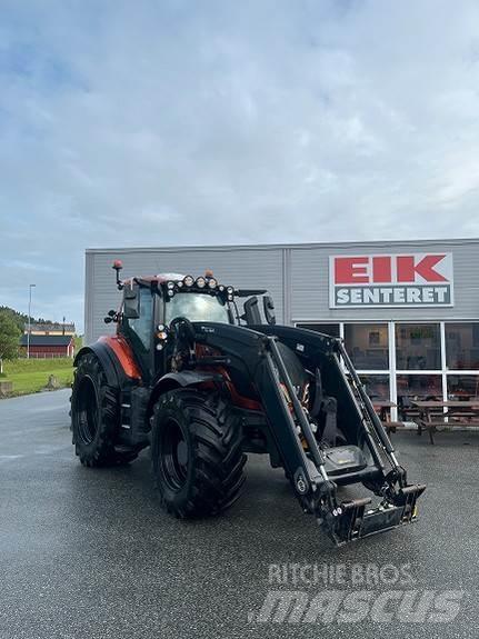 Valtra T235D الجرارات