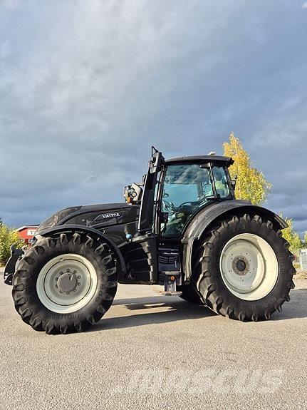Valtra T254V الجرارات