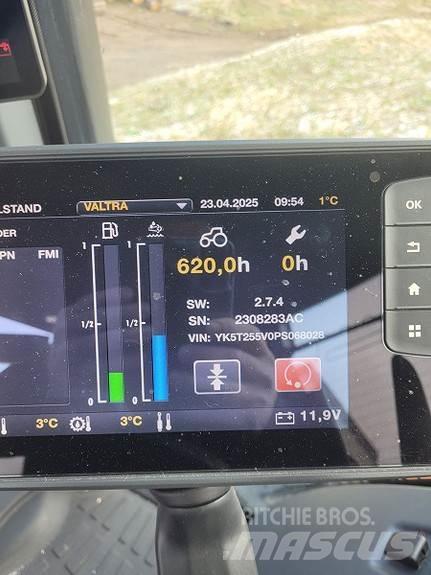 Valtra T255 الجرارات