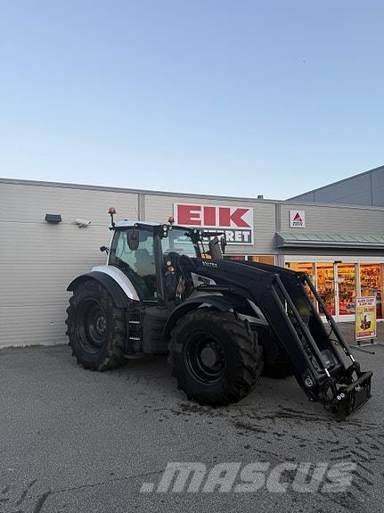 Valtra T255V الجرارات